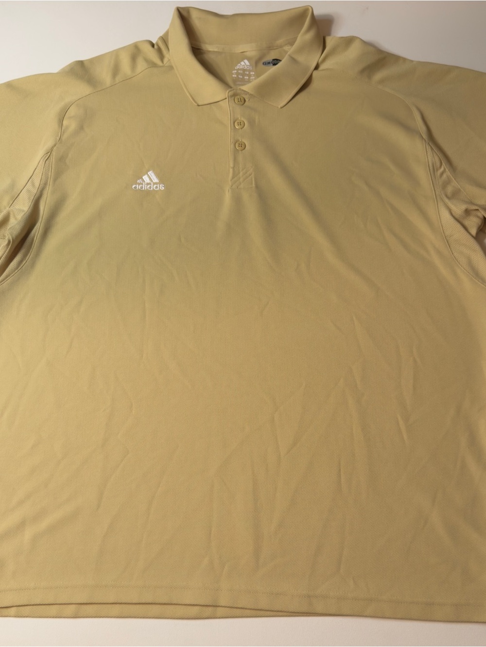 EUC Adidas Men's Polo Shirt Size 2XL Yellow Loose Fit Logo Golf Short Sleeves
